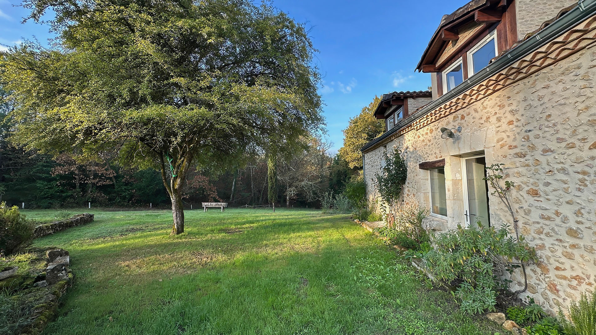 La Tuilière Naturalism Refuge > Image 5